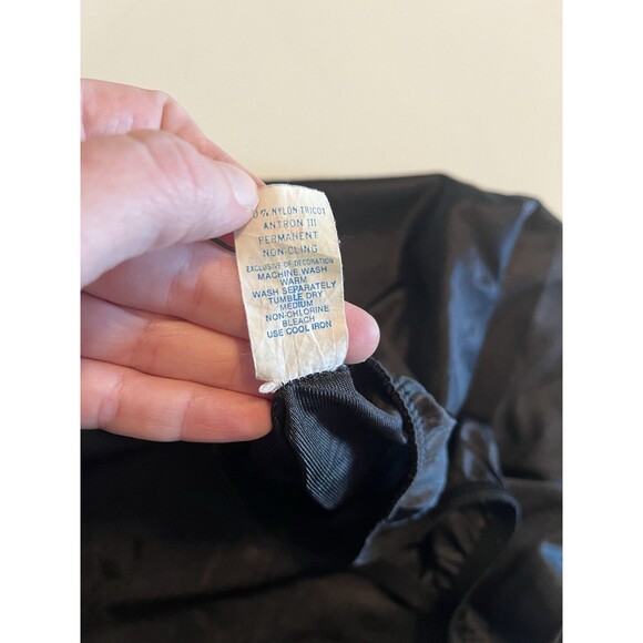 Vintage Women's Skirt Slip Size Large 30/32 Black Half Slip Midi Lace Trim - Picture 7 of 7